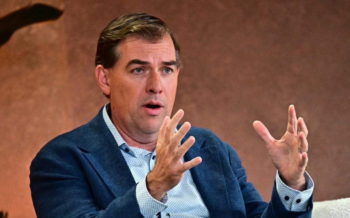 AWS Invests in Competing AI Giants