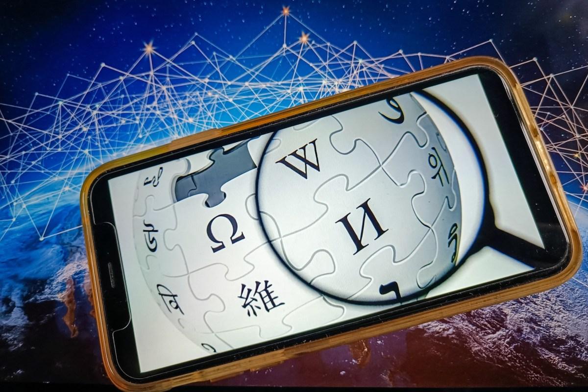 Wikipedia Cracks Down on AI-Generated Article Writing